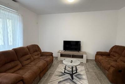 Apartament cu 3 camere, mobilat în Central