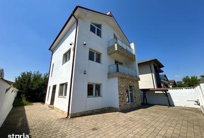Casă cu 8 camere cu Teren 500 Mp în Odăi