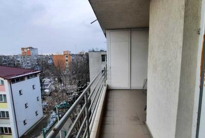 Apartament cu 2 camere semidecomandat în Craiovei