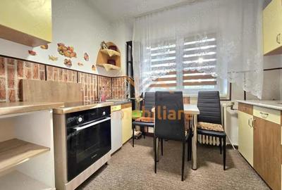 Apartament cu 3 camere decomandat în Nufărul