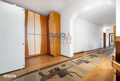 Casă cu 5 camere cu Canalizare în Central - 4