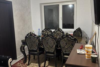 Apartament cu 3 camere semidecomandat în Micro 14