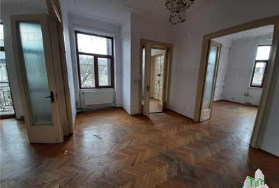 Apartament cu 4 camere decomandat în Calea Călărașilor - 3