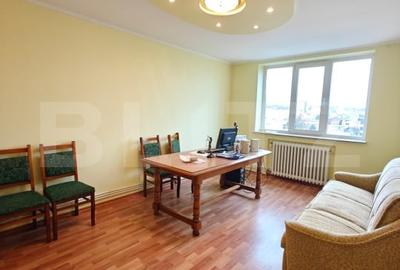 Apartament cu 3 camere decomandat, mobilat în Central