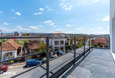 Casă cu 5 camere cu Teren 276 Mp în Dâmbul Rotund
