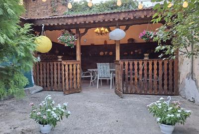Casă cu 4 camere cu Teren 2360 Mp în Central