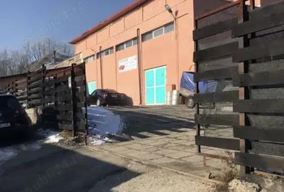 Spațiu comercial, de 600 mp, în Central - 4