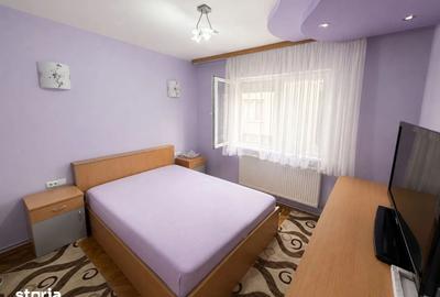 Apartament cu 3 camere în Vasile Aaron