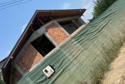 Casă cu 4 camere cu Teren 453 Mp în Exterior Vest