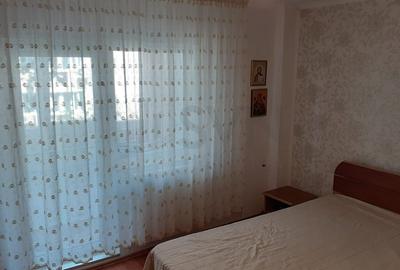 Apartament cu 3 camere decomandat în Nerva Traian