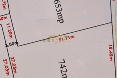 Teren de 653 mp, în Vidra