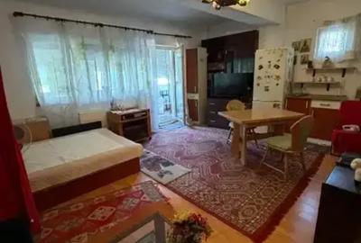 Garsonieră semidecomandată în Sud