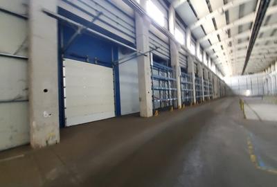 Spațiu comercial, de 2,000 mp, în Central - 2