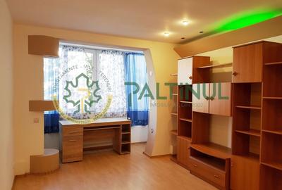 Apartament cu 2 camere semidecomandat, mobilat în Central - 1