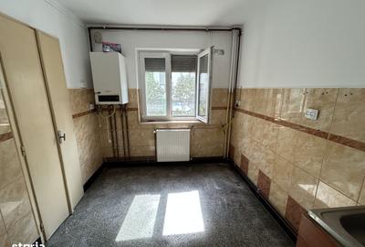 Apartament cu 3 camere în Romanilor