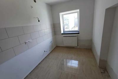 Casă cu 4 camere în Central - 2