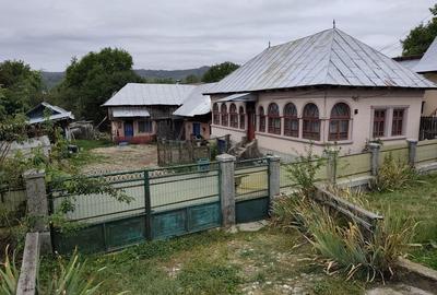 Casă cu 3 camere în Zăvoi - 2