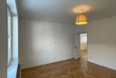 Casă cu 4 camere cu Teren 220 Mp în Central - 1