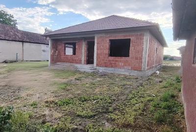 Casă cu 5 camere cu Teren 1600 Mp în Central - 6