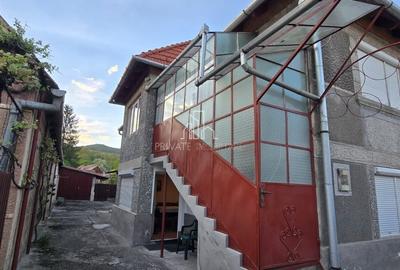 Casă cu 2 camere cu Teren 85 Mp în Dârjiu