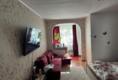 Garsonieră semidecomandată, mobilată în Titan