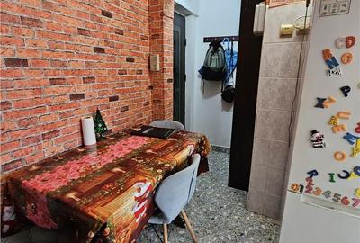 Apartament cu 2 camere semidecomandat, mobilat în Florilor - 1