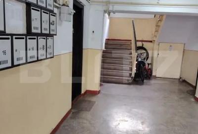 Apartament cu 2 camere semidecomandat, mobilat în Micro 4 - 1