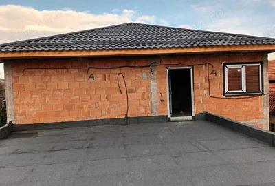 Casă cu Teren 800 Mp în Central - 3