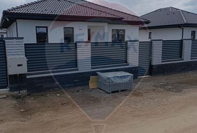 Casă cu 4 camere cu Teren 500 Mp în Tărlungeni - 2
