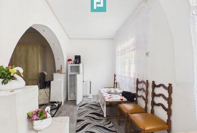 Apartament cu 3 camere în Intim