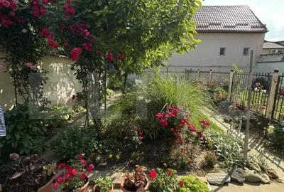 Casă cu 7 camere cu Teren 300 Mp în Titulescu - 16