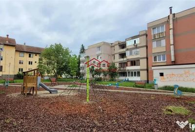 Apartament cu 3 camere decomandat în Ștrand - 1