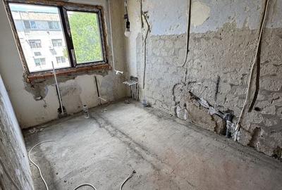 Apartament cu 2 camere nedecomandat în Obor