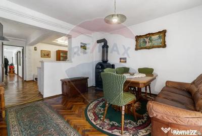 Casă cu 5 camere cu Teren 904 Mp în Central