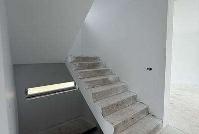 Casă cu 4 camere cu Teren 330 Mp în Ștrand - 3