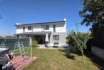 Duplex cu 3 camere cu Piscina în Dumbrăvița