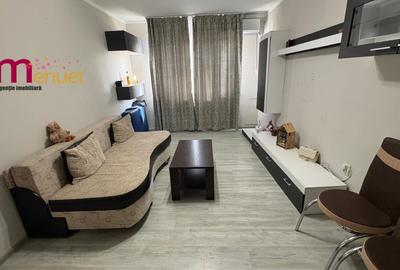 Apartament cu 3 camere decomandat în Piața Nouă