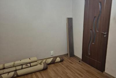 Apartament cu 3 camere decomandat în Steaua