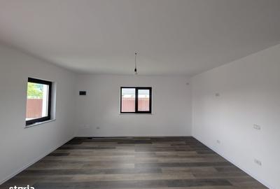 Casă cu 4 camere cu Teren 350 Mp în Hemeiuș