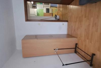 Apartament cu 3 camere semidecomandat în Obor