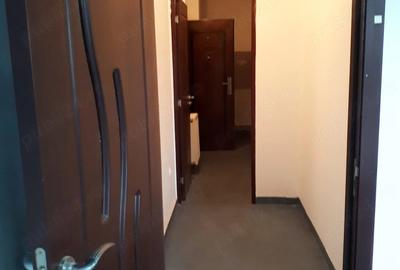 Apartament cu 5 camere decomandat în Titan - 2