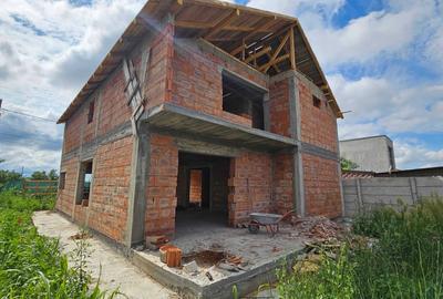 Casă cu 3 camere în Central