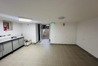 Spațiu comercial, de 200 mp, în Central
