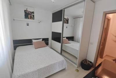 Apartament cu 3 camere decomandat, mobilat în Poarta 6 - 15