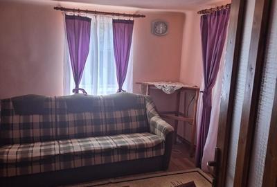 Casă cu 4 camere în Sângeru