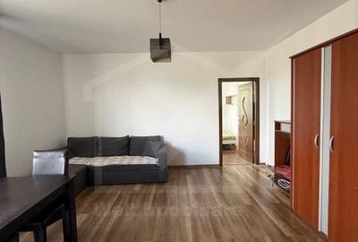 Apartament cu 3 camere decomandat, mobilat în Florești