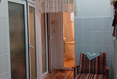 Apartament cu 2 camere decomandat în Micro 20 - 2