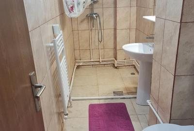 Apartament cu 2 camere decomandat în Autogară