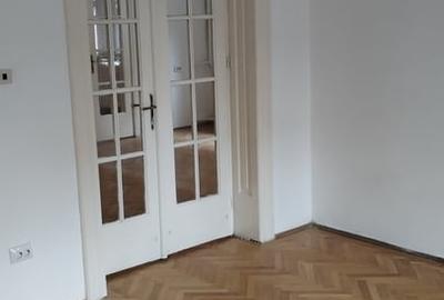 Casă cu 4 camere cu Teren 204 Mp în Floreasca