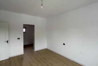Casă cu 3 camere în Central